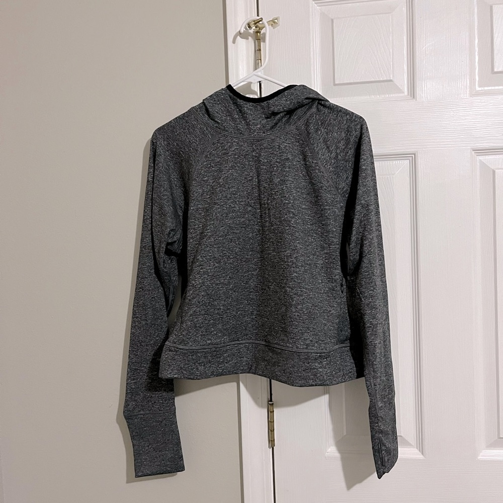 Old navy- active- go-dry gray hoodie- women’s size L- like new fleece lined crop